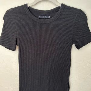 Abercrombie tee fitted and ribbed